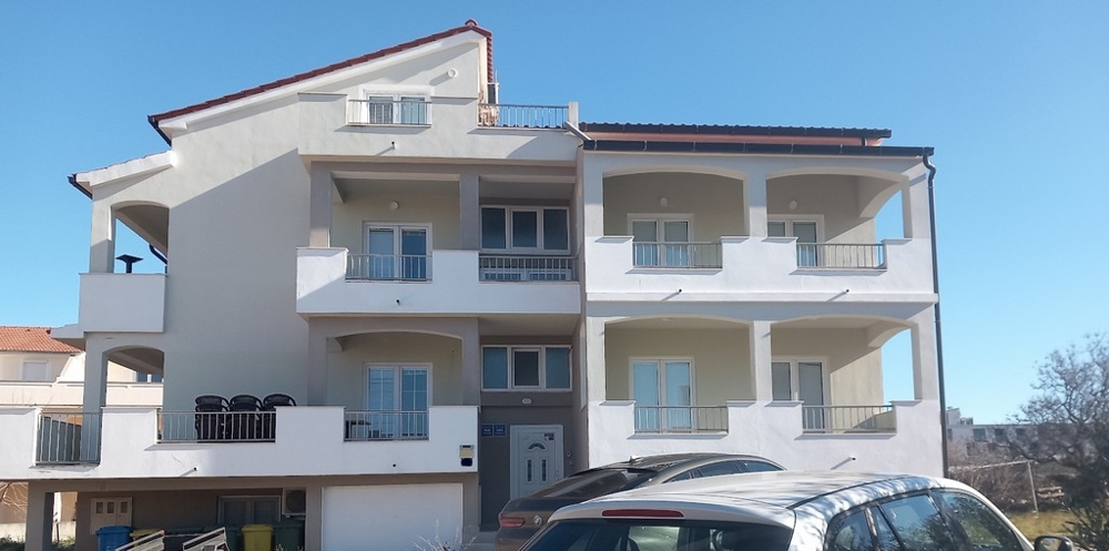 Grande maison près du centre et de la promenade