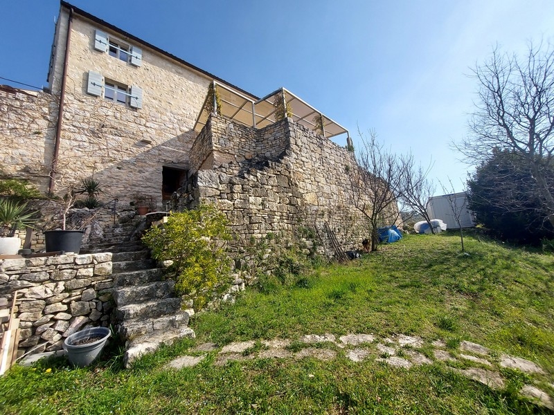 Magnifique maison rustique en pierre à Buje, au cœur de l'Istrie, à vendre.