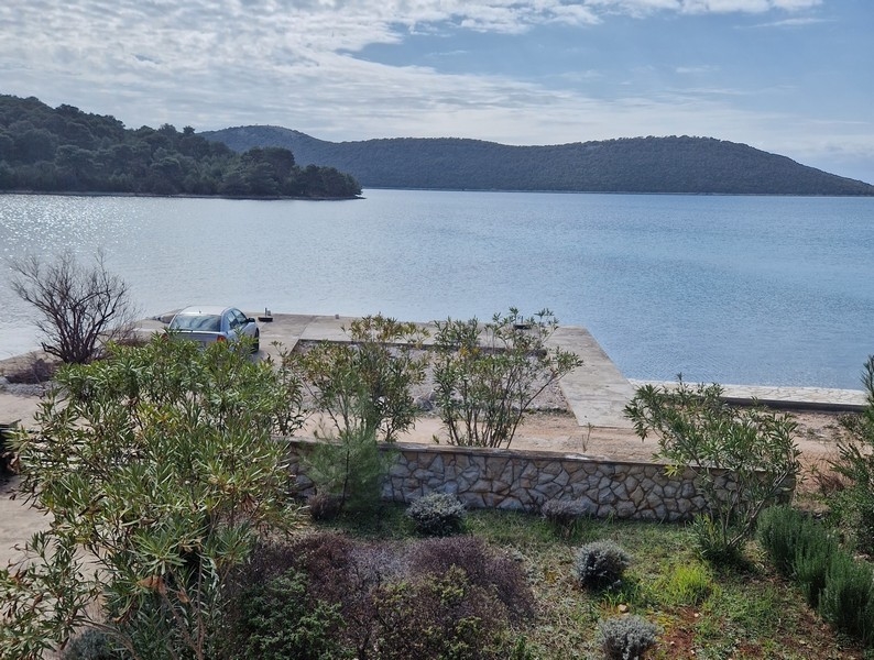 Maison avec vue mer en Croatie sur l'île de Molat à vendre - Panorama Scouting.