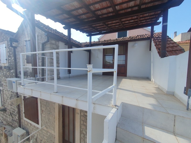 Maison meublée en position centrale