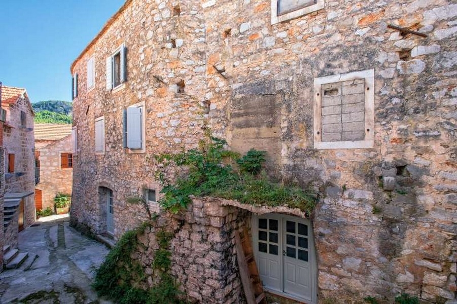 Maison en pierre à rénover