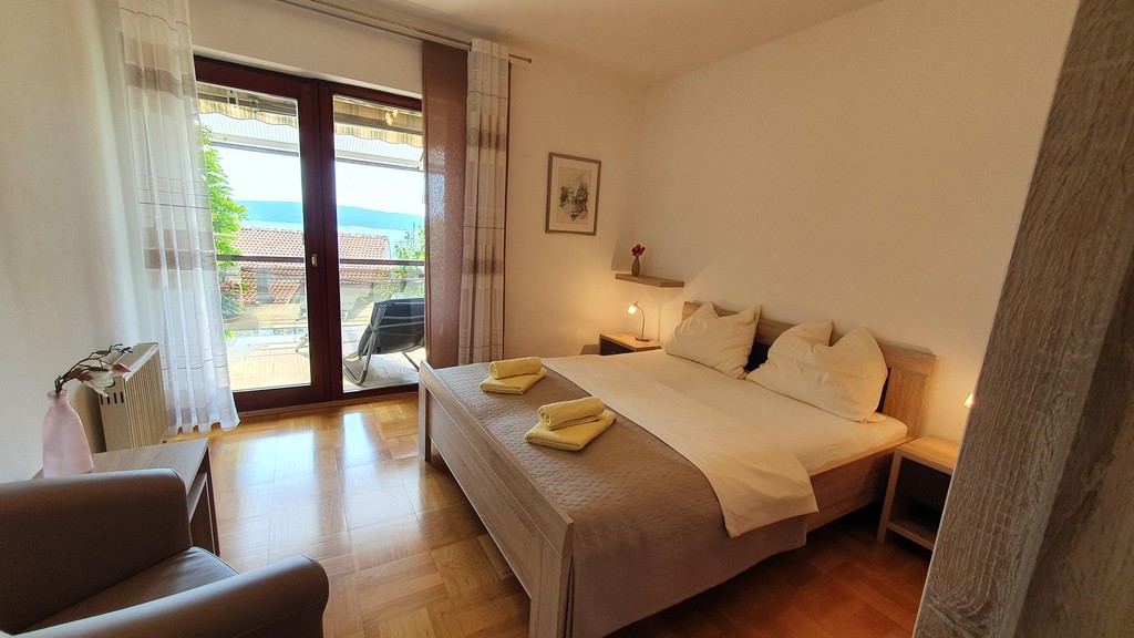 Chambre avec accès au balcon