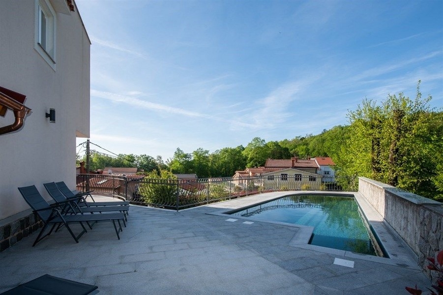 Maison individuelle avec vue mer à Matulij