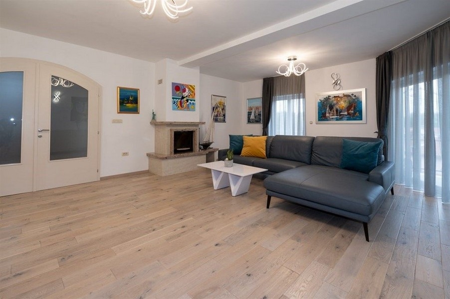 Villa avec cheminée ouverte à vendre en Istrie