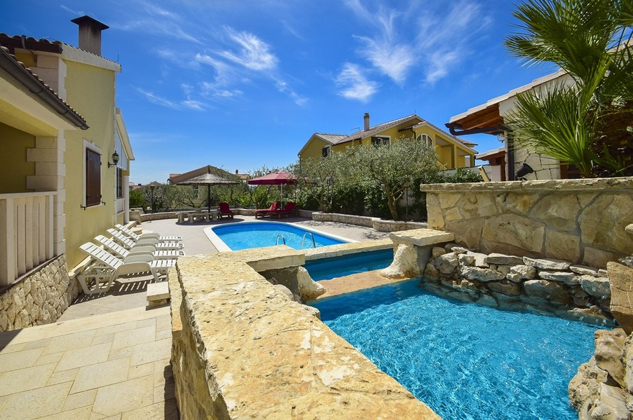 Biens avec piscine en Croatie - villa H2618 à Vodice.