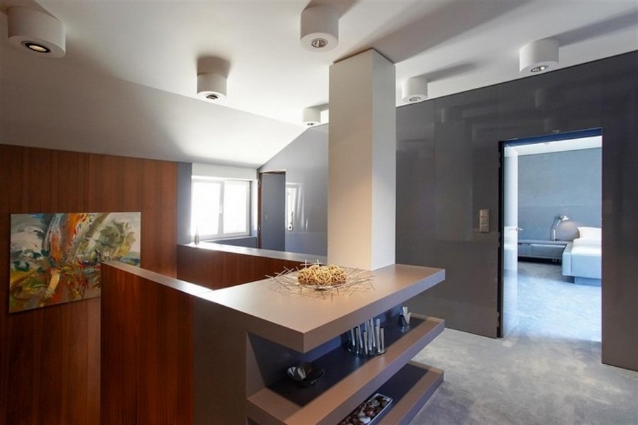 Grande antichambre de la chambre avec fenêtre - biens immobiliers Croatie