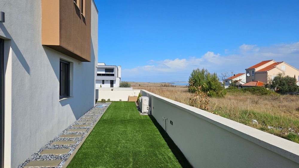 Arrière de la villa H2640 en Croatie - Panorama Scouting.