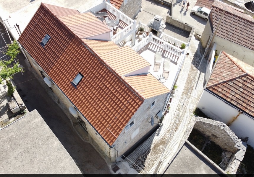 Maison en pierre construite en 2013 et rénovée en 2022 à Cara, île de Korcula, à vendre