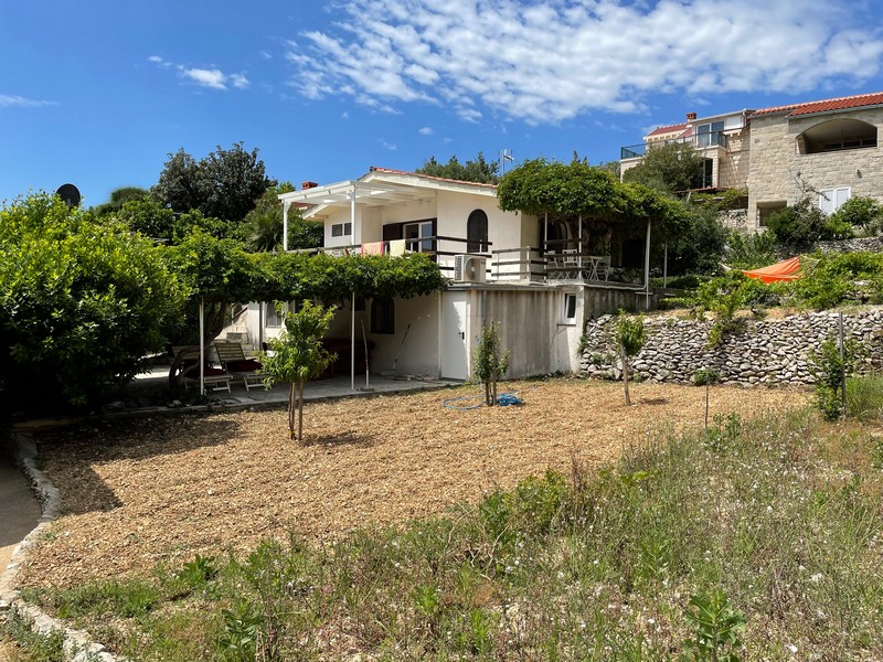 Maison dans un emplacement méditerranéen près de la mer à vendre en Croatie - Panorama Scouting.
