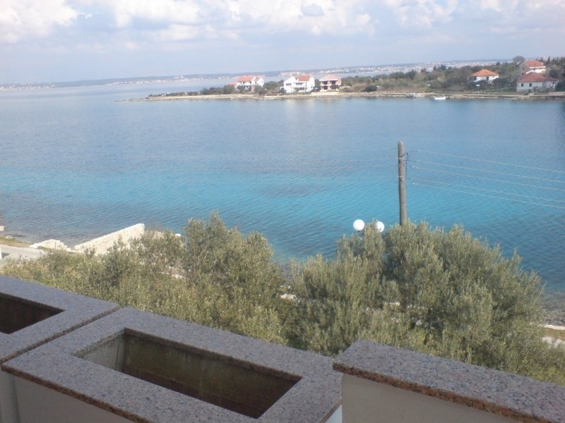 Terrasse avec belle vue mer, île d'Ugljan.