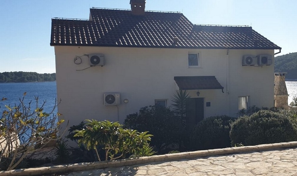 Arrière de la villa H2684 en Croatie - Panorama Scouting.