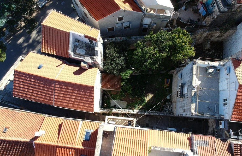 Biens dans le centre de Korcula, Croatie - Panorama Scouting.