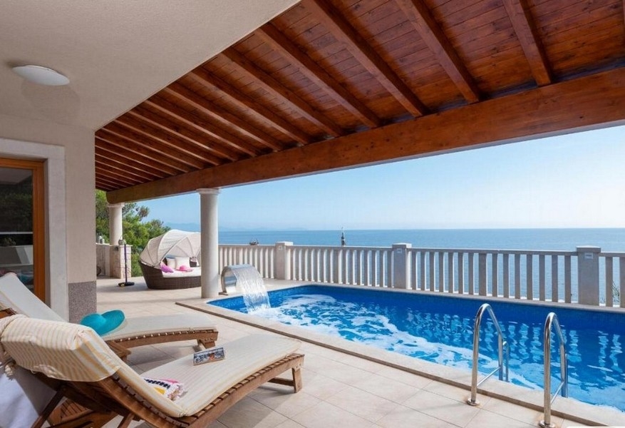 Terrasse avec piscine du bien H2689 en Croatie.