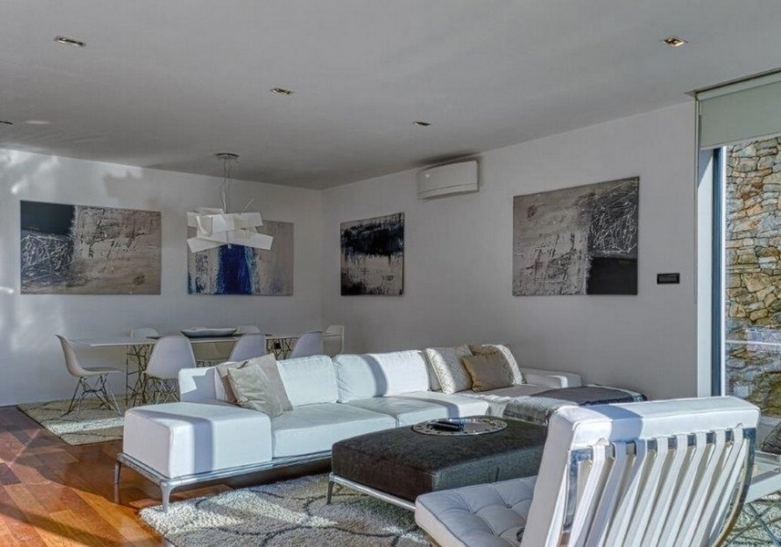 Salon moderne et climatisé de la villa H2690 en Croatie - Panorama Scouting.