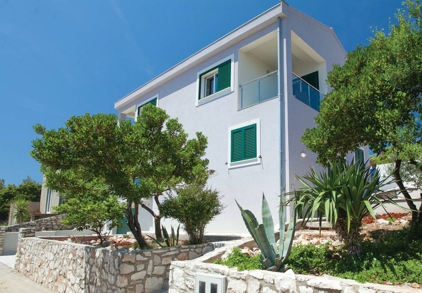 Maison sur l'île de Korcula en Croatie. Agence immobilière : Panorama Scouting.