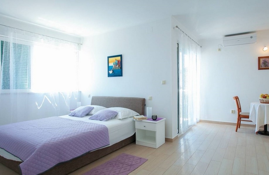 Unité d'habitation avec espace nuit.