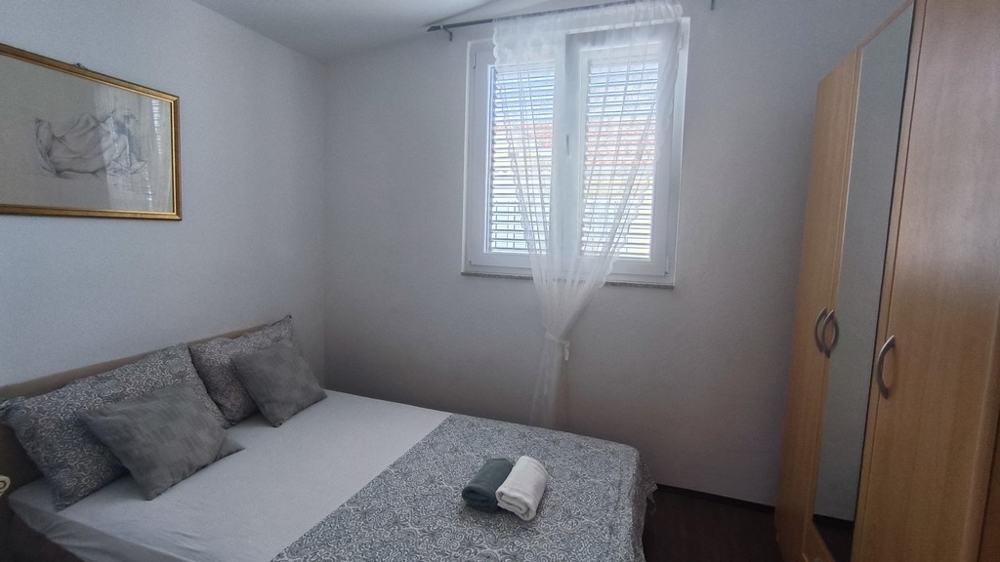 Chambre avec lit double.