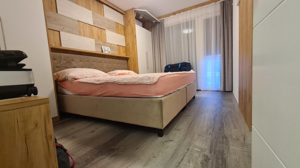 L'une des deux chambres.