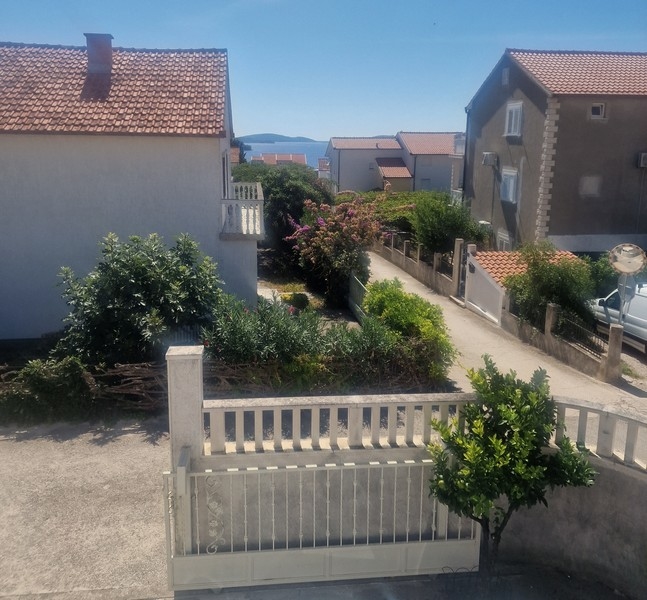 Immeuble à plusieurs logements à Orebic dans un emplacement central - Panorama Scouting