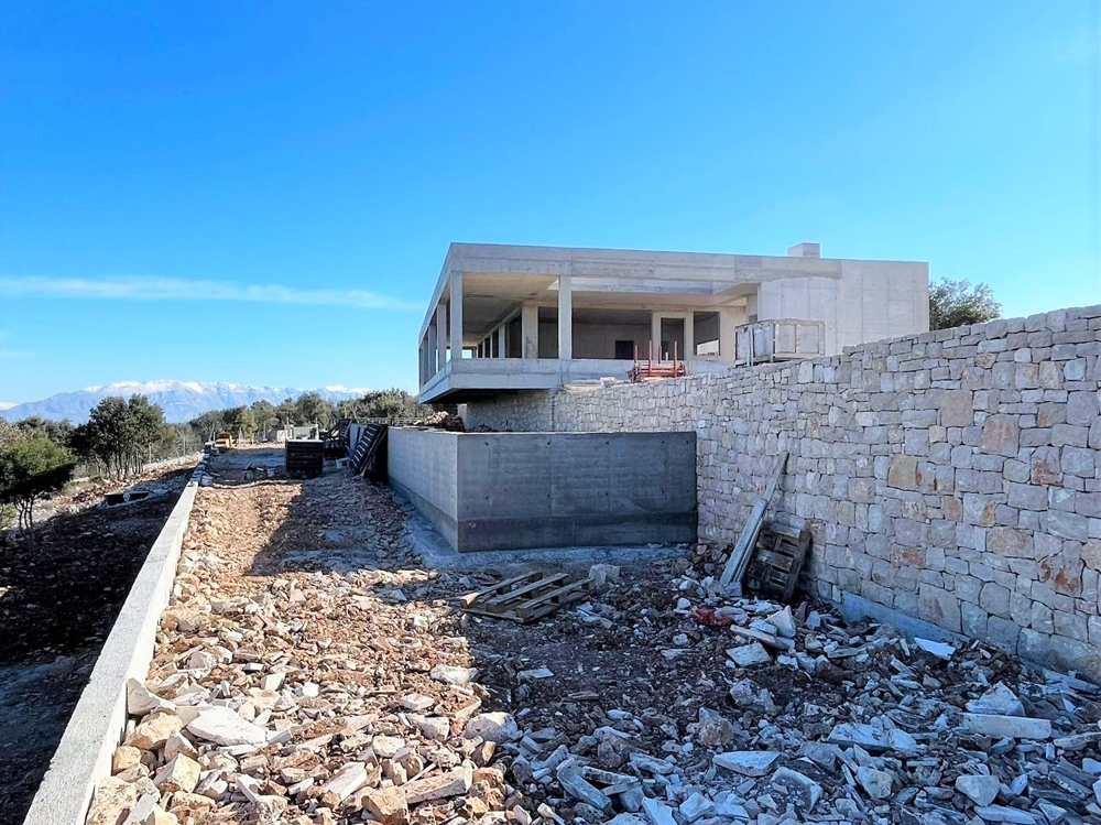 Superbe propriété avec piscine commune et garage