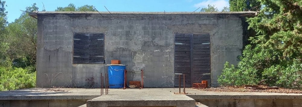Maison à achever sur l'île de Zut, Croatie, Dalmatie - H2742