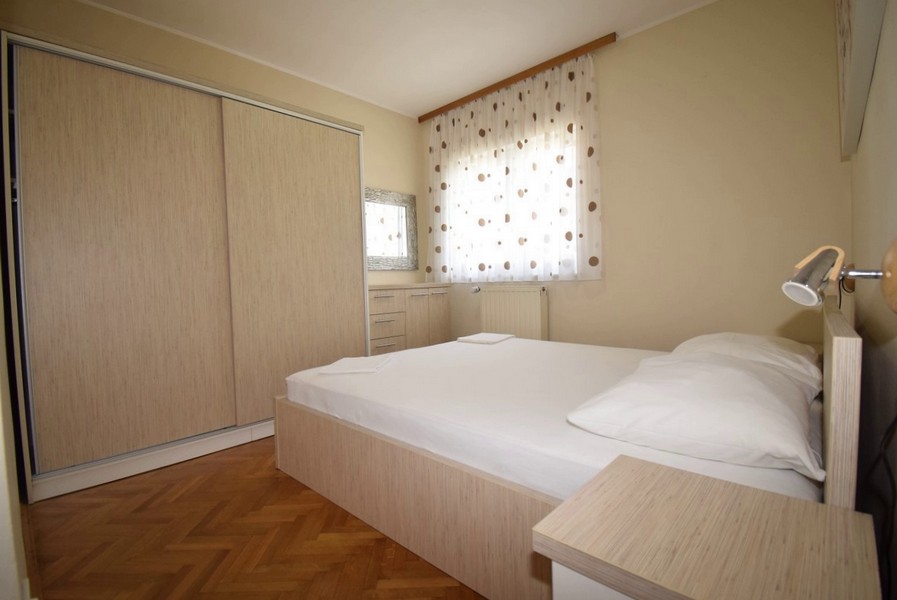 Chambre avec lit double.