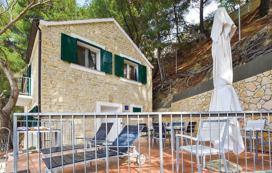 Maison dans un emplacement de rêve en Dalmatie