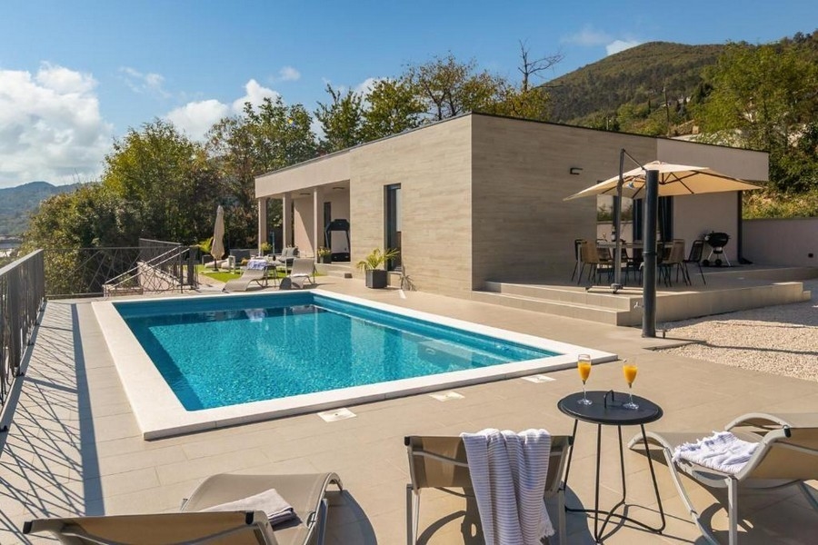 Villa moderne avec vue mer et piscine