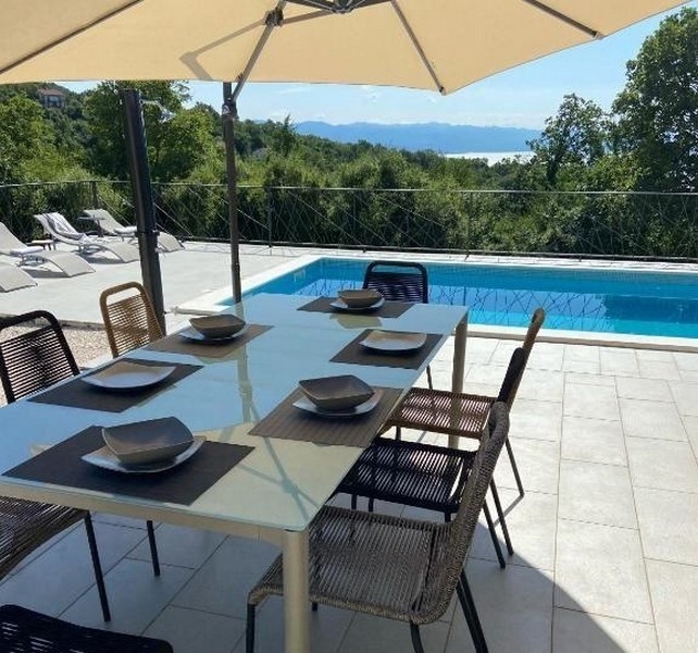 Grande terrasse avec vue mer panoramique - bien Croatie - golfe du Kvarner