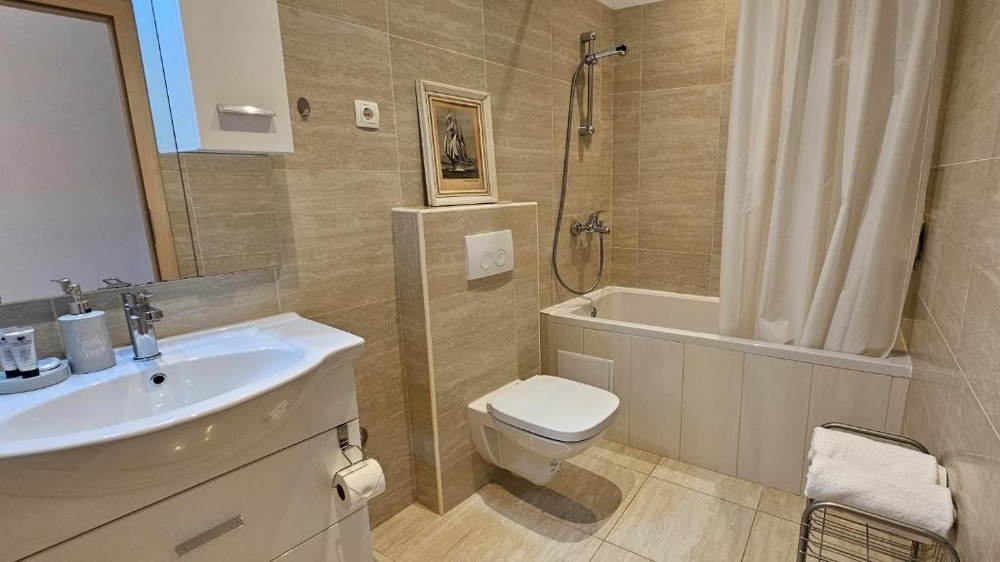 Chambre avec accès au balcon