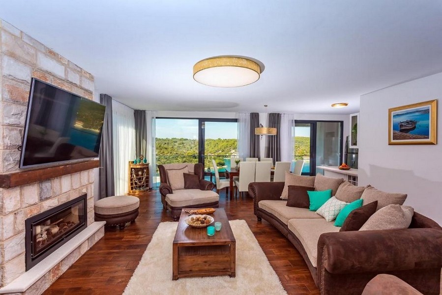 Séjour à l'intérieur d'une villa, proposée par Panorama Scouting Croatie.