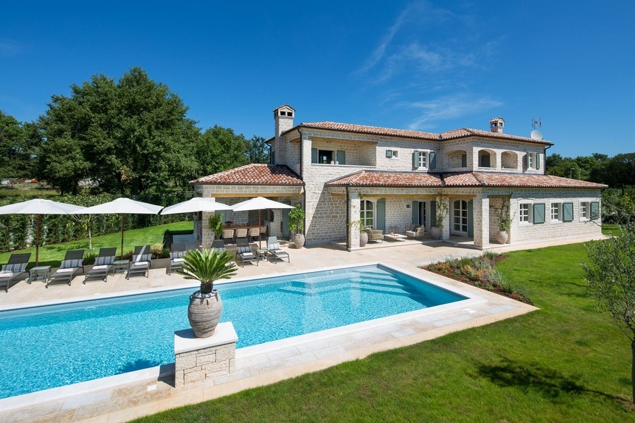 Villa méditerranéenne avec piscine et jardin à Kanfanar Istrie