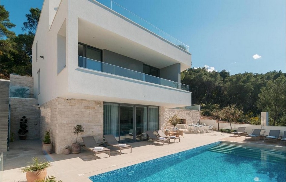 Villa de luxe moderne avec piscine et terrasse sur l'île de Brac, Croatie
