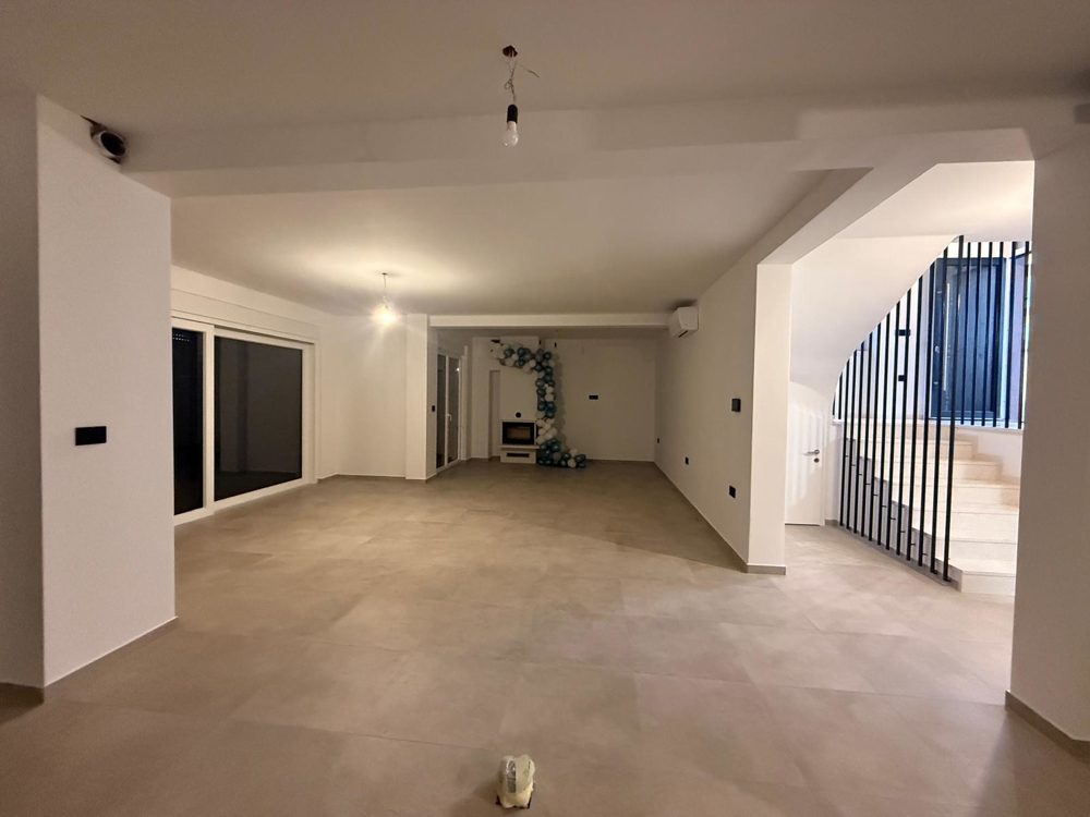 Séjour moderne H2926 au rez-de-chaussée de la villa sur Pag en Croatie.