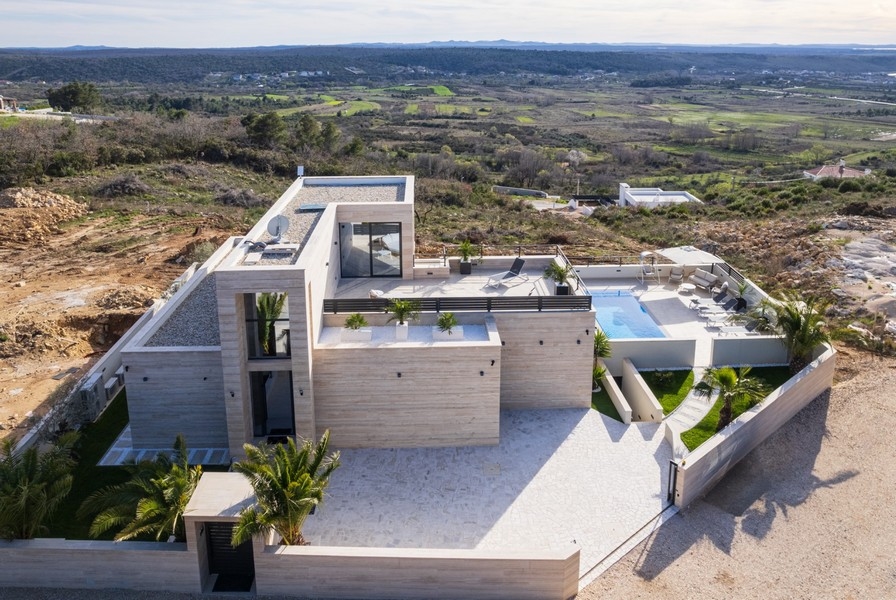 Villa à vendre à Razanac, Zadar, Croatie - vue aérienne avec aperçu du paysage