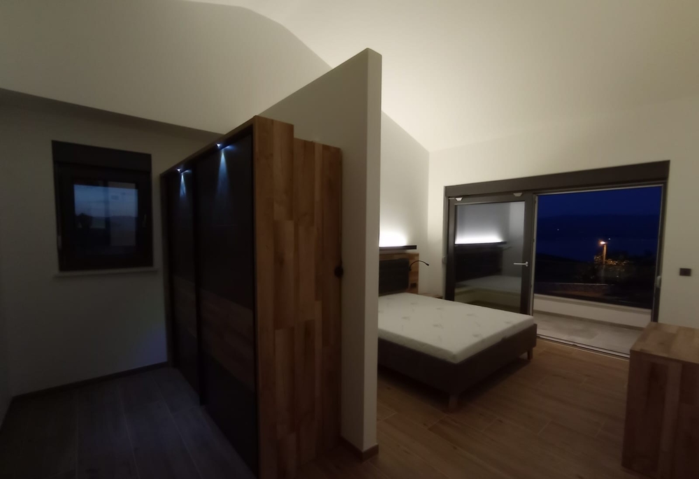 Chambre agréable dans un bien en Croatie, avec accès direct à la terrasse