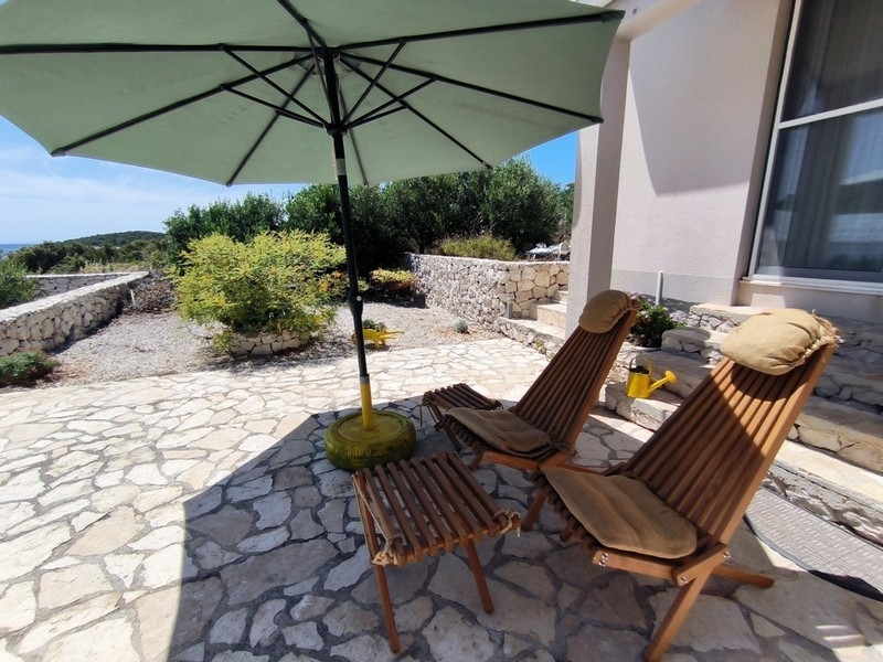 Terrasse du bien H3015 en Croatie.