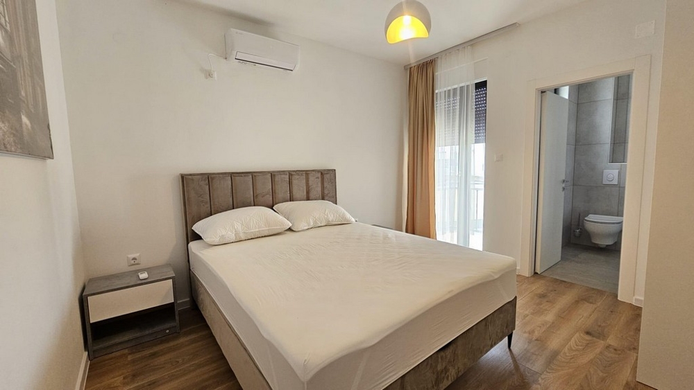 Chambre avec salle de bains attenante