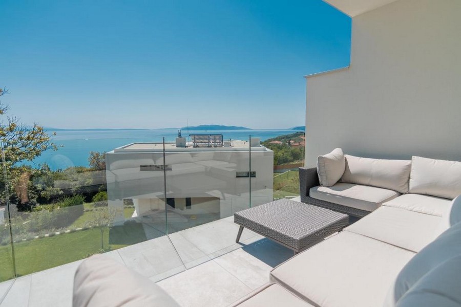 Espace extérieur agréable avec vue sur l'Adriatique