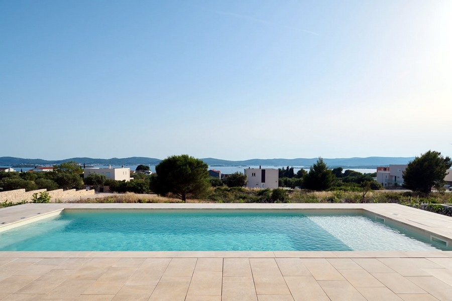 Piscine avec belle vue mer du bien H3040 en Croatie.