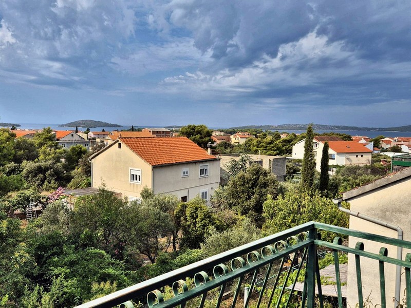 Maison avec vue mer à vendre en Croatie - H3359 près de Sibenik.