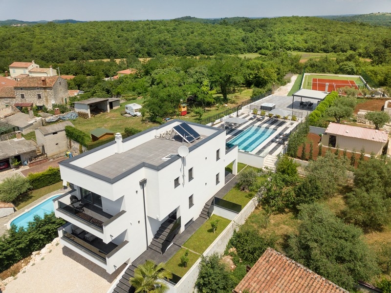 Villa avec court de tennis et piscine à vendre en Croatie - Panorama Scouting.