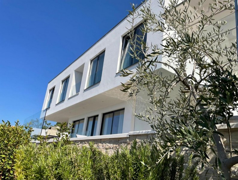 Villa neuve dans un emplacement méditerranéen en Croatie à vendre - Panorama Scouting.