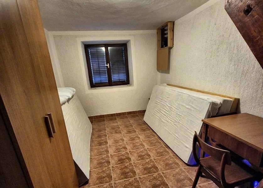 Chambre du bien H3401 en Croatie.