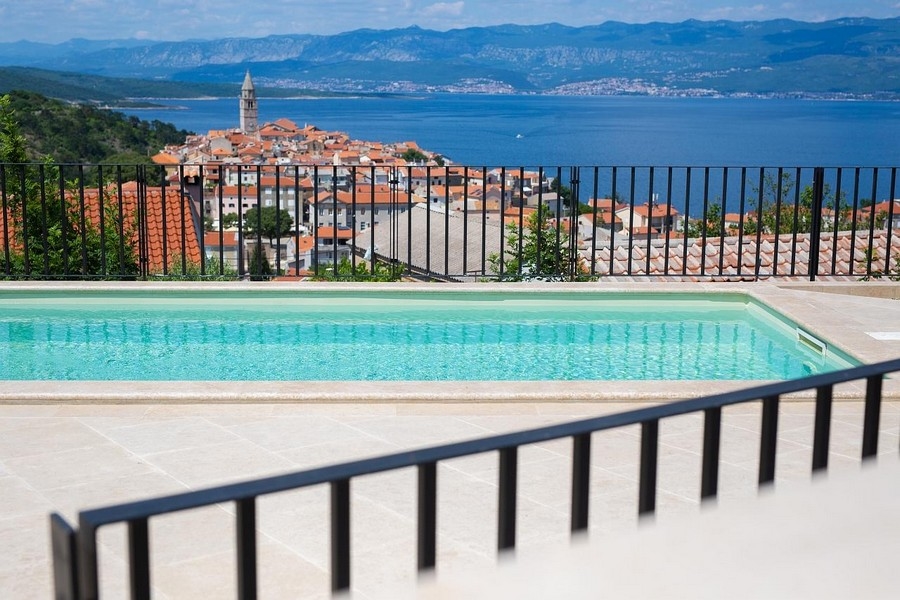 Villa avec piscine et vue mer à vendre sur l'île de Krk en Croatie - Panorama Scouting H3438.