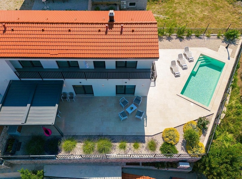 Villa moderne à vendre sur l'île de Krk en Croatie - Panorama Scouting H3438.
