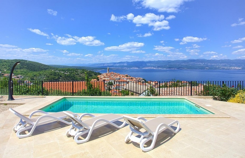 Piscine du bien de luxe H3438 en Croatie - Panorama Scouting.