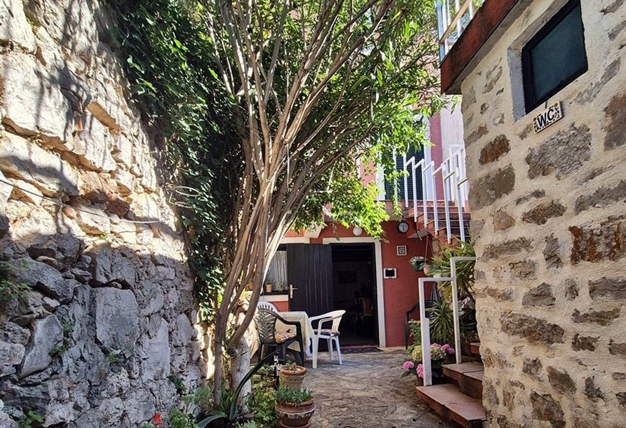 Espace extérieur au charme méditerranéen - bien H3439 Panorama Scouting.