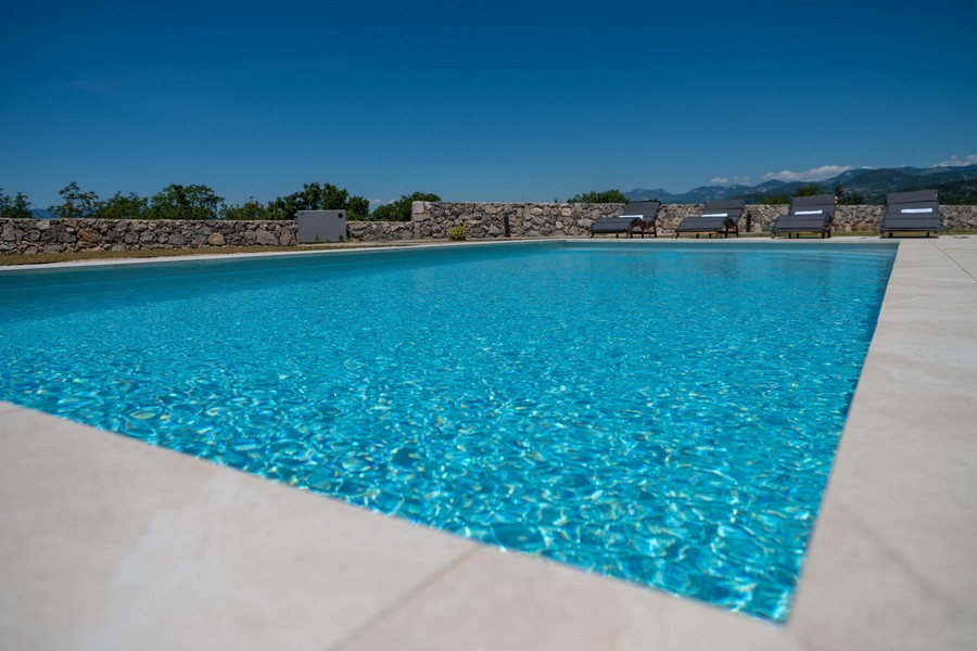 Bien avec piscine en Croatie - Panorama Scouting H3467.