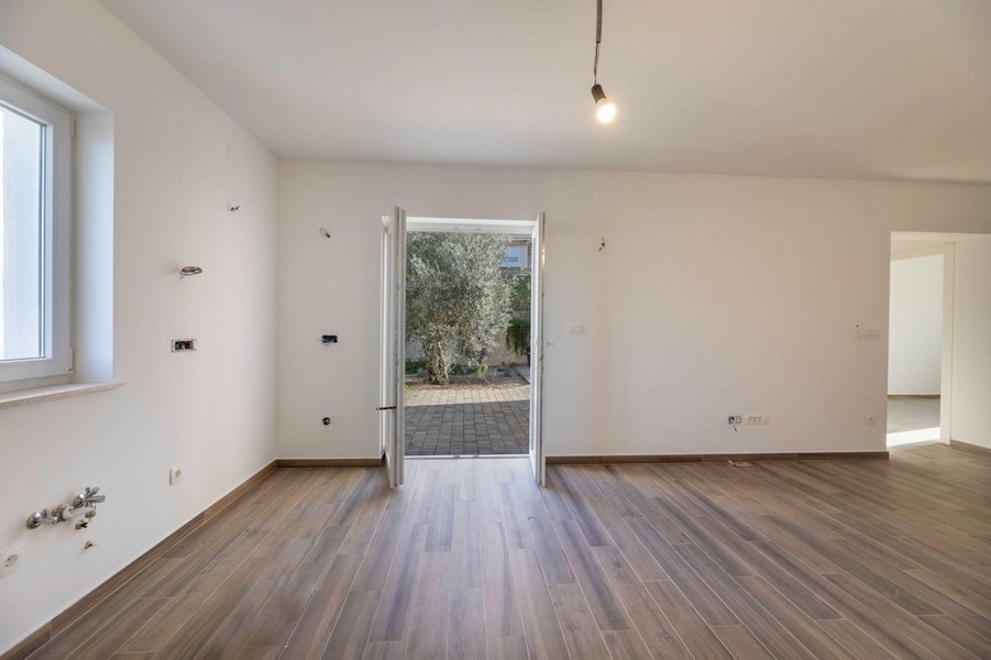Chambre au rez-de-chaussée.